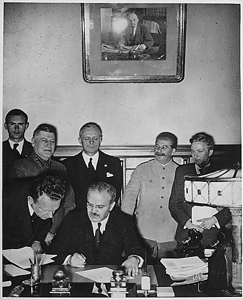 Firma del Pacto Ribbentrop-Mólotov