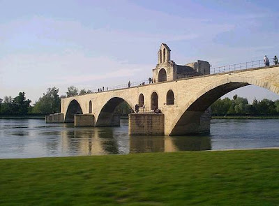 LETRA DE LA CANCION SUR LE PONT D AVIGNON letra de la cancion sur le pont d avignon:
