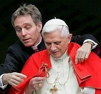 http://4.bp.blogspot.com/_b8cVMt5KsBc/RmhIooinbKI/AAAAAAAAAO4/ILbXtPYIAQo/s320/zzzzzzzzzzzzzzzembracing%2Bthe%2BPope.JPG