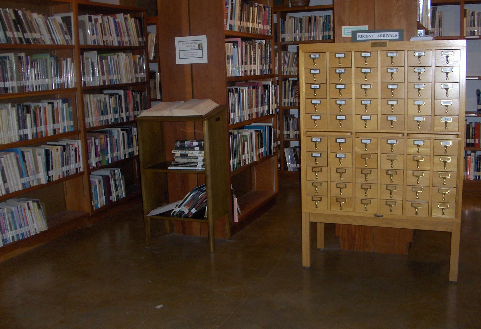 [library.JPG]