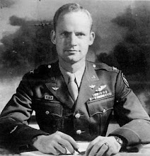 Il colonnello James B. Knapp, comandante del 451° dal settembre 1944 al gennaio 1945.