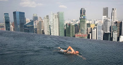 Marina-Bay-Sands-pool-Hotel-Sands-Sky-Park-Singapore