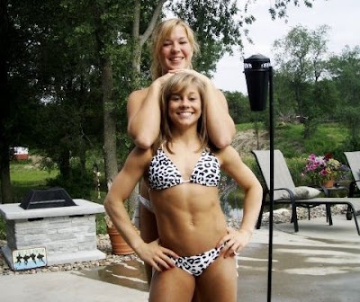 Shawn Johnson bikini pictures