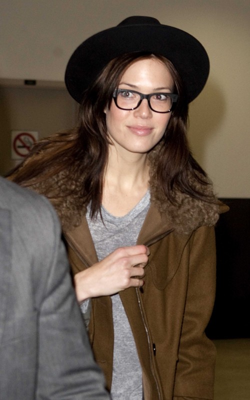 Mandy Moore arriving into LAX Airport