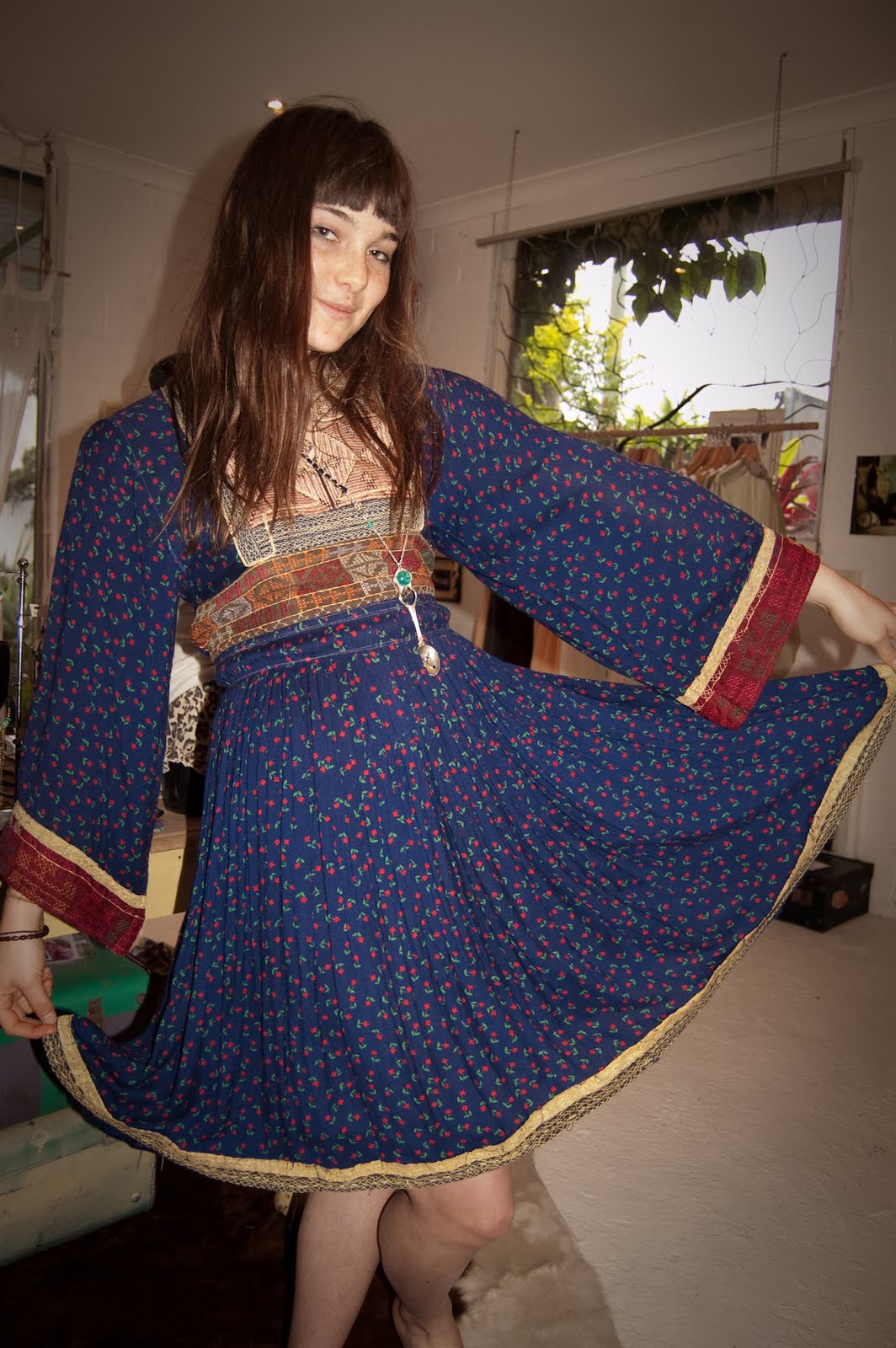 http://4.bp.blogspot.com/_bE5s4VEp3Zs/S-EwwWyPynI/AAAAAAAAAjQ/2YarTnBAU80/s1600/LisaMitchell-0896.jpg