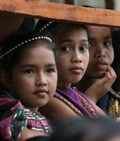 children waiting for food rations in pikit, n.cotabato