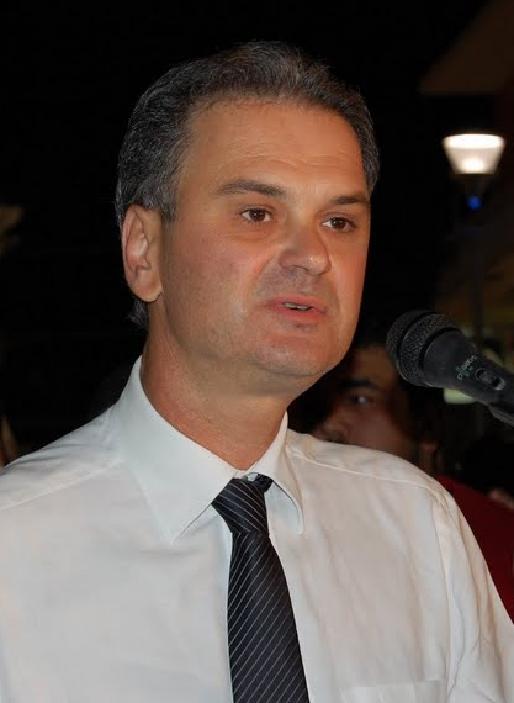 [ΞΥΝΙΔΗΣ.JPG]