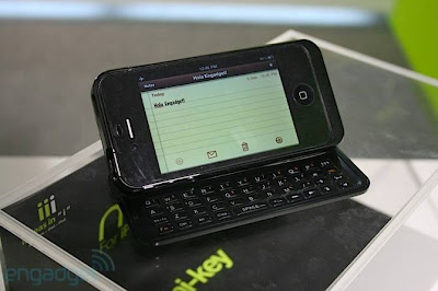 Nuu Mini-key turns iPhone 4 in QWERTY slider keyboard Nuu Mini-key turns iPhone 4 in QWERTY slider keyboard