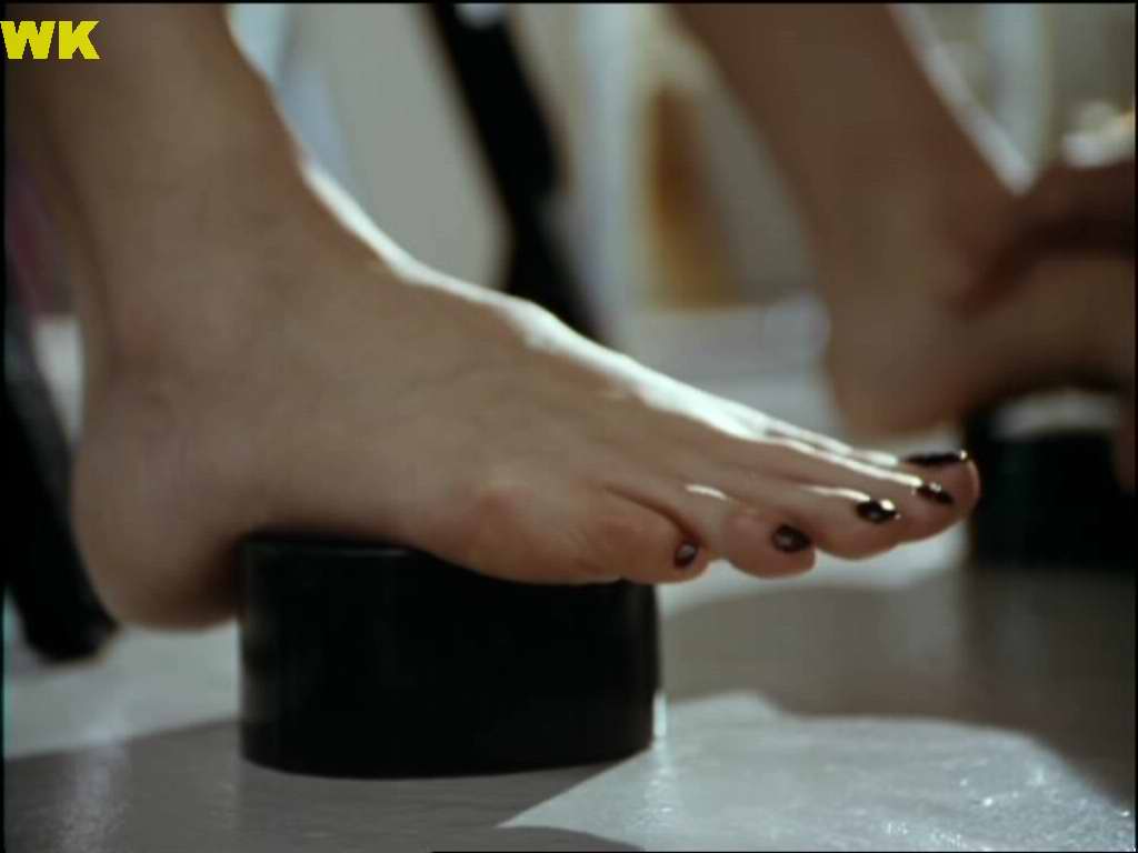 Hollywood Star Feet: Mimi Rogers Feet.