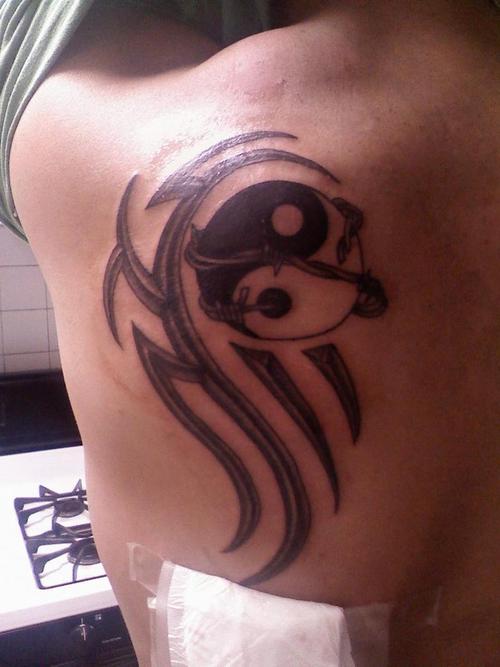 http://4.bp.blogspot.com/_bQ0SqifjNcg/TGmbJiAa5dI/AAAAAAAAbEo/9ZSxgICEAZM/s1600/yin-yang-tattoo-5.jpg