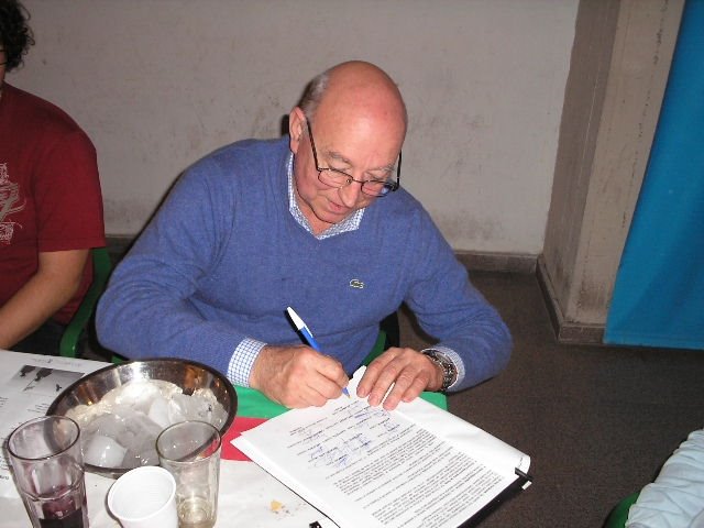 Aramayo firma el Acta