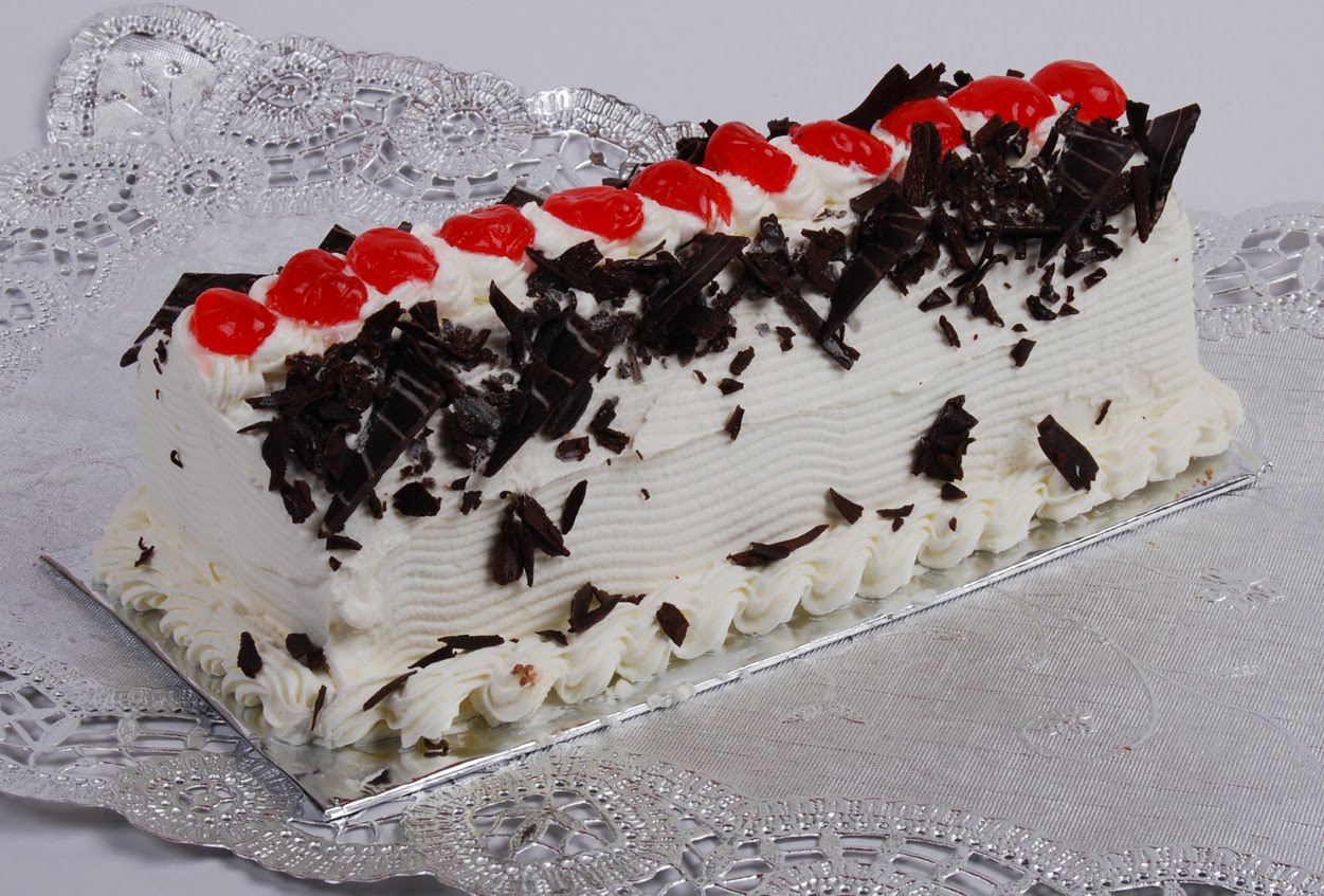 Delicia Bakery & Ice Cream Yogyakarta Ice Cream Cake Black Forest
