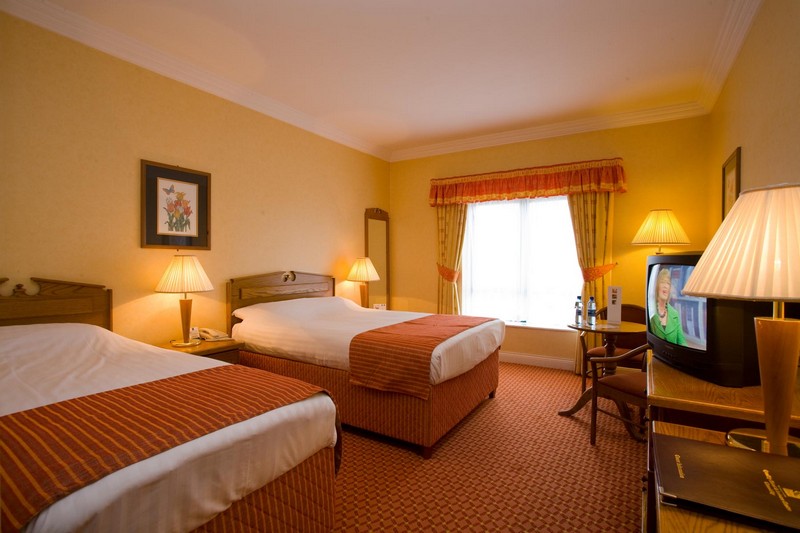 [1207904693Quality_Hotel_Clonakilty_Bedroom.jpg]