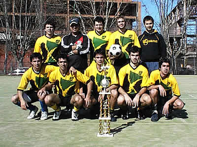 Equipo año 2004 (con la gloriosa amarilla)