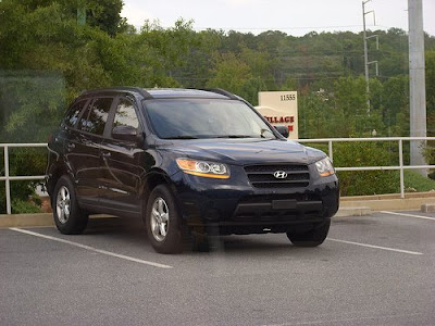 The 2009 Hyundai Santa Fe The 2009 Hyundai Santa Fe