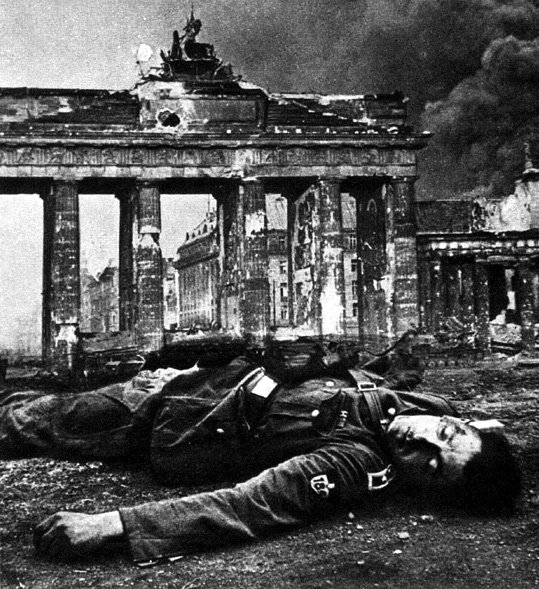 [fin+del+reich.jpg]
