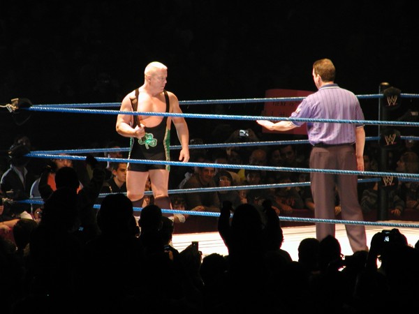 [wwe04.jpg]