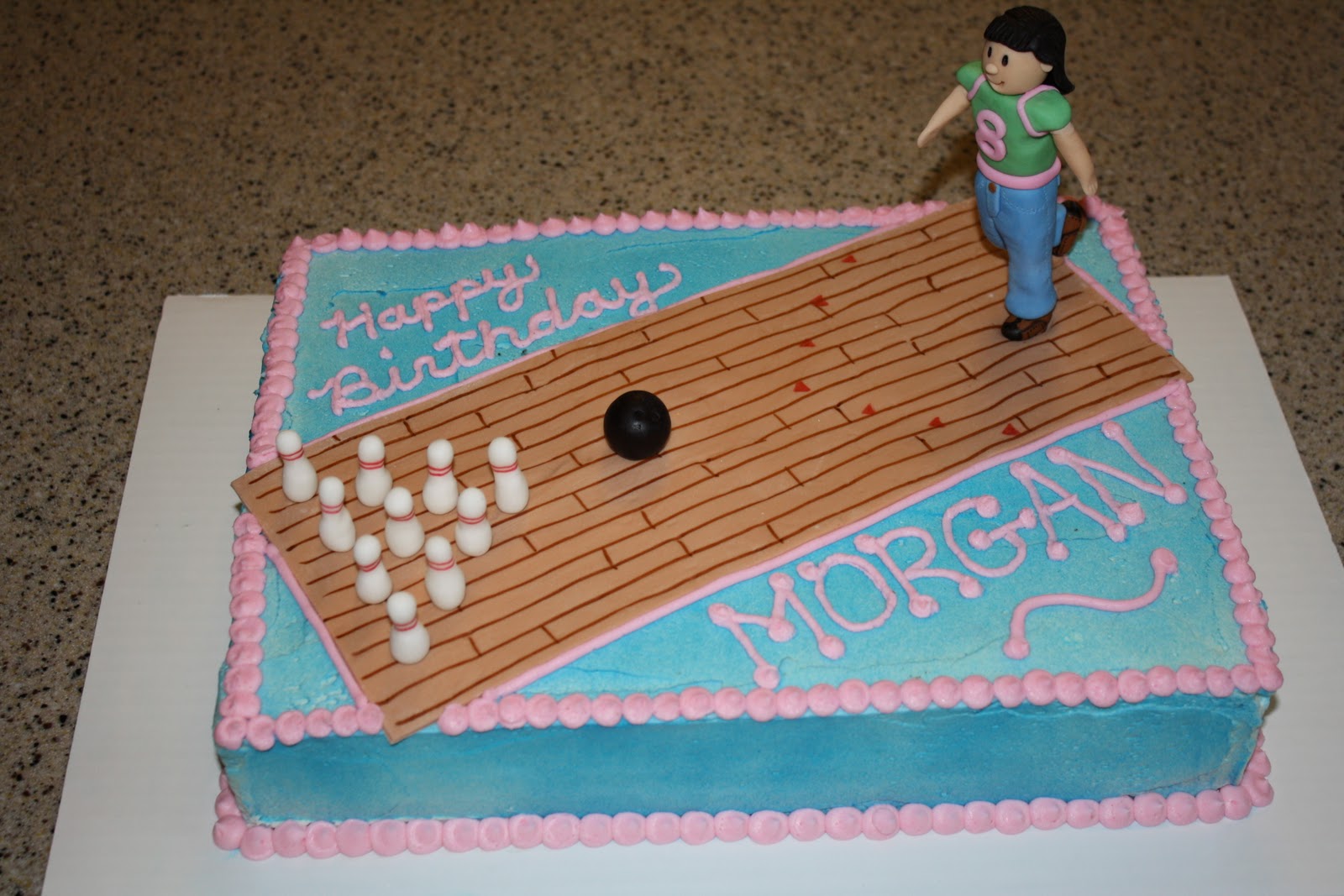 Dazzle Cakes: Bowling Cake