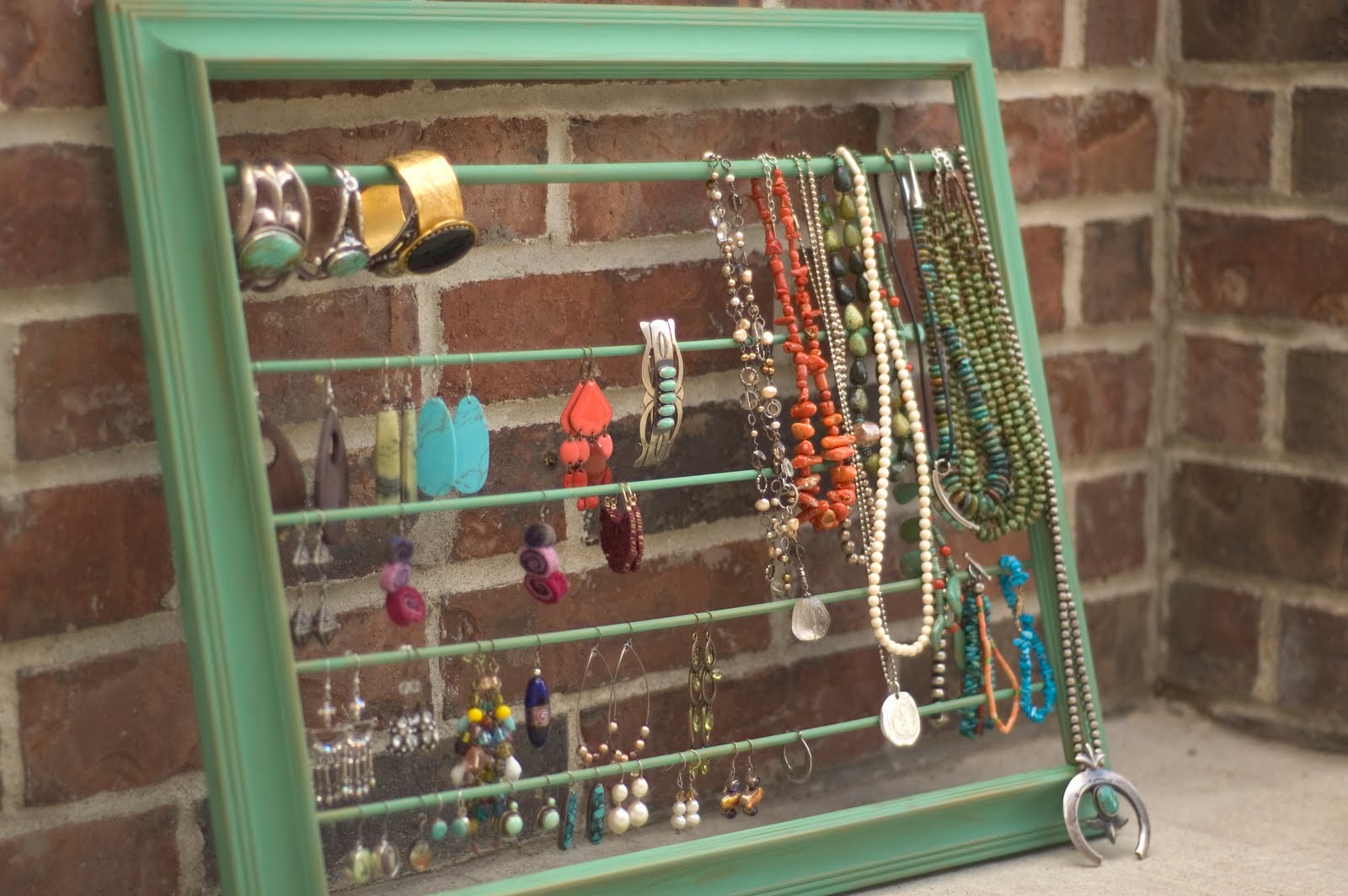 frame jewelry