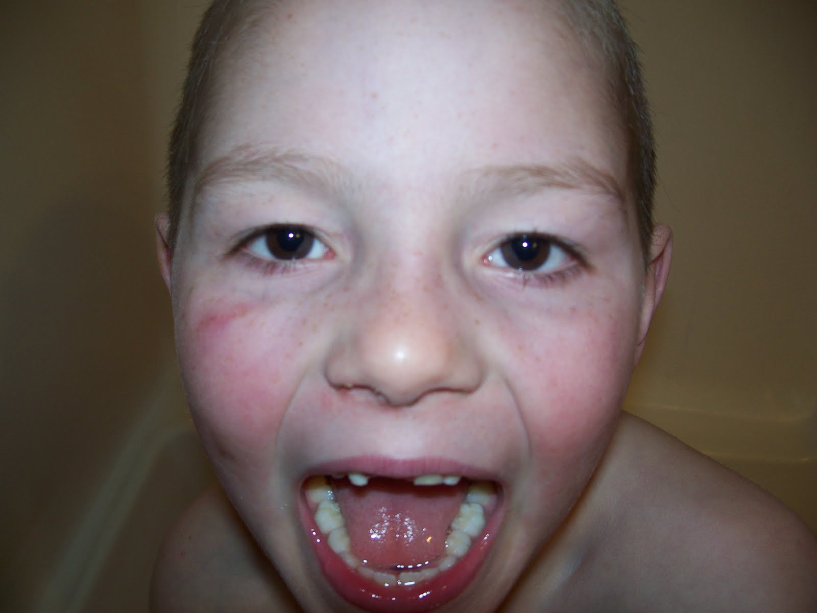 how to look pretty without glasses