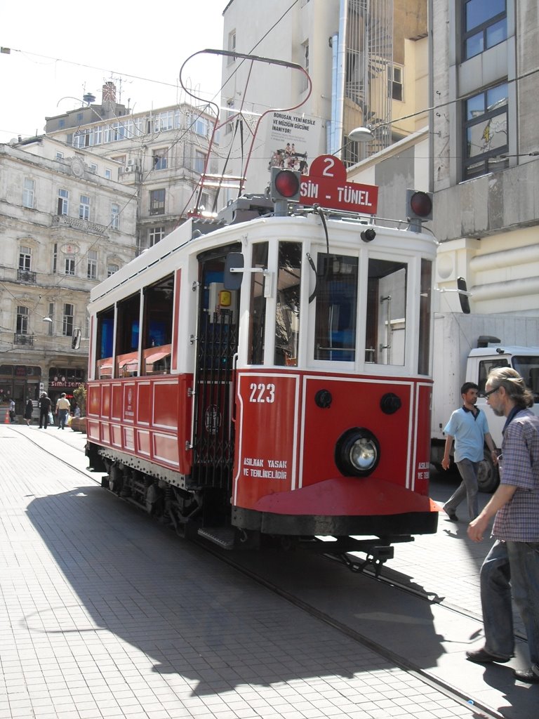 [tramvay.JPG]