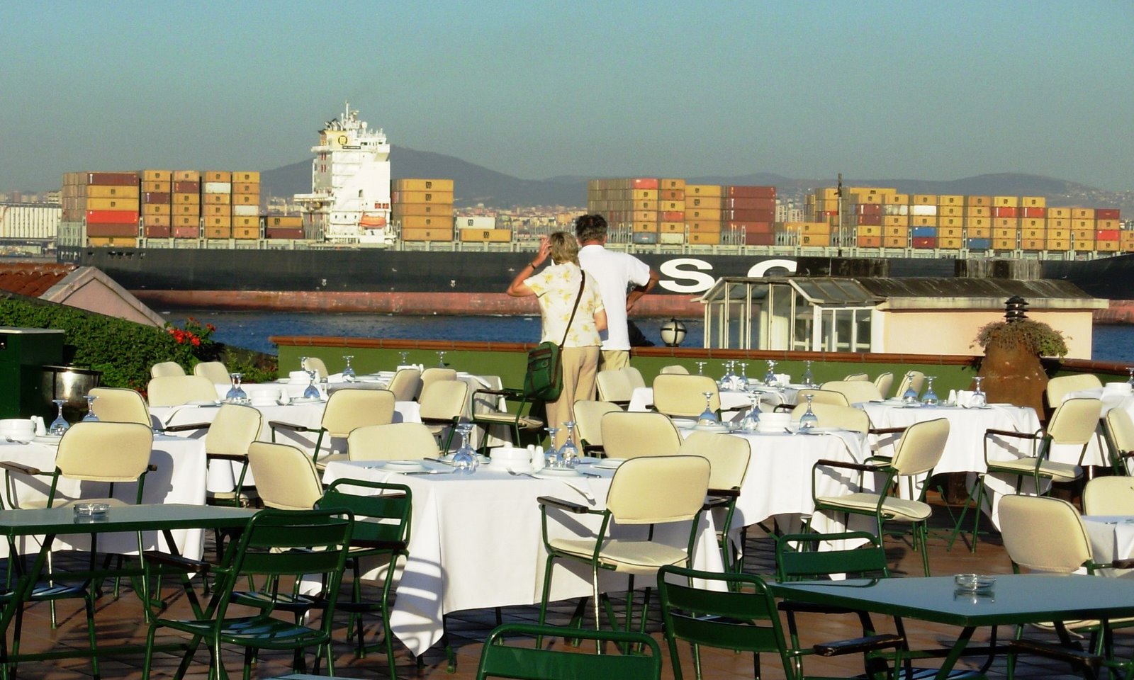 [Istanbul+container.JPG]