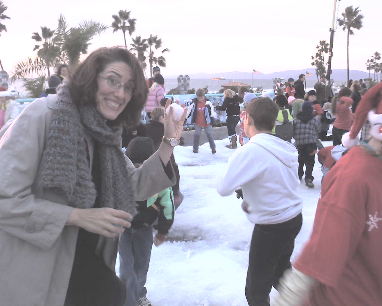 [03_Snow+Ball+Fight.jpg]