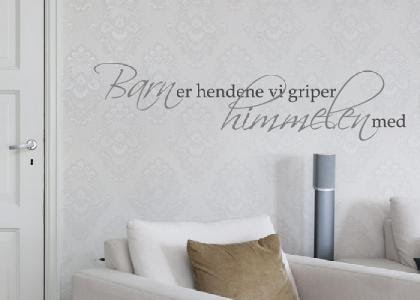 Tyras hus på landet: nye wallstickers på lunehjem:0))