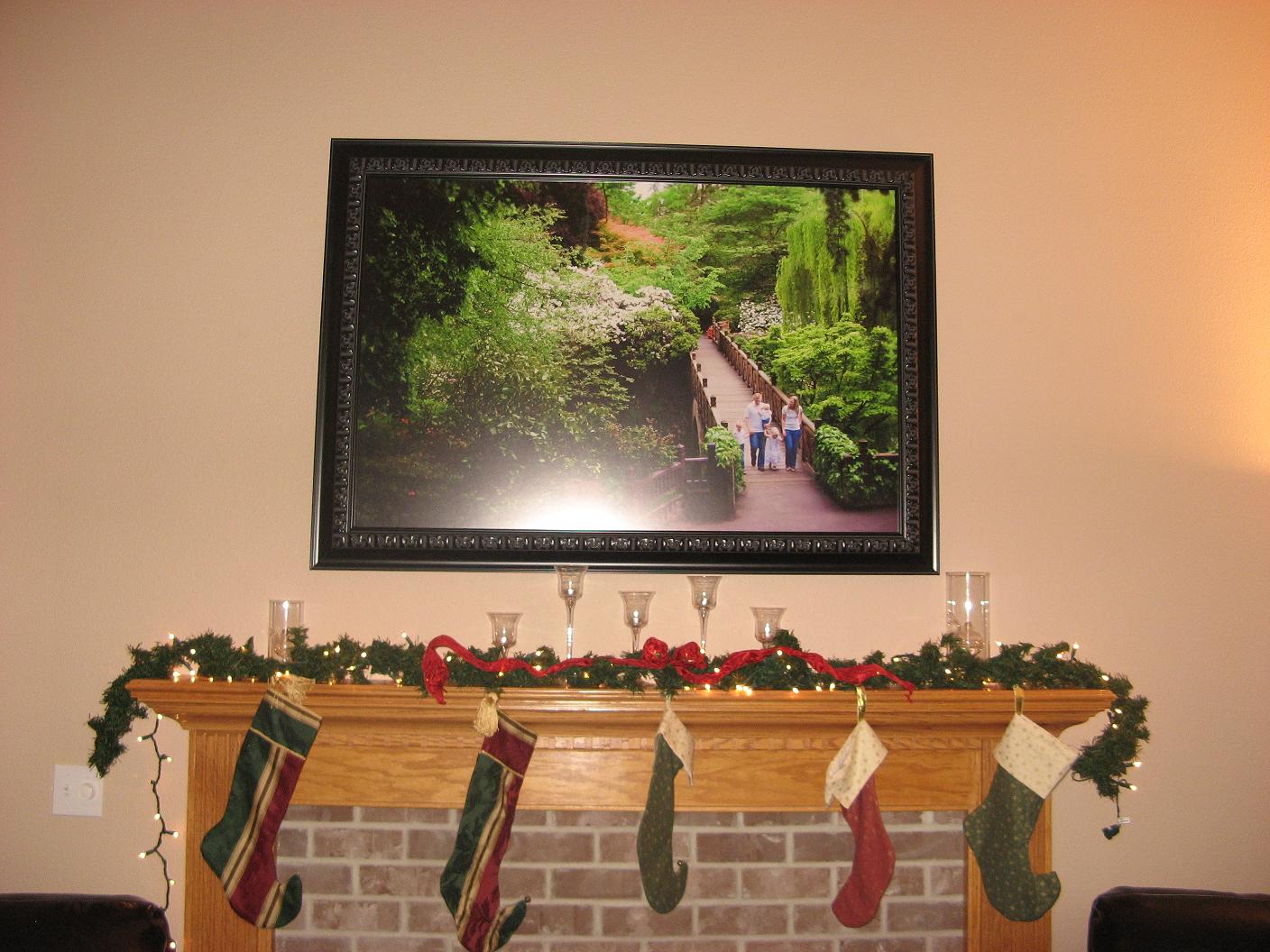 [New+pic+above+fireplace.JPG]