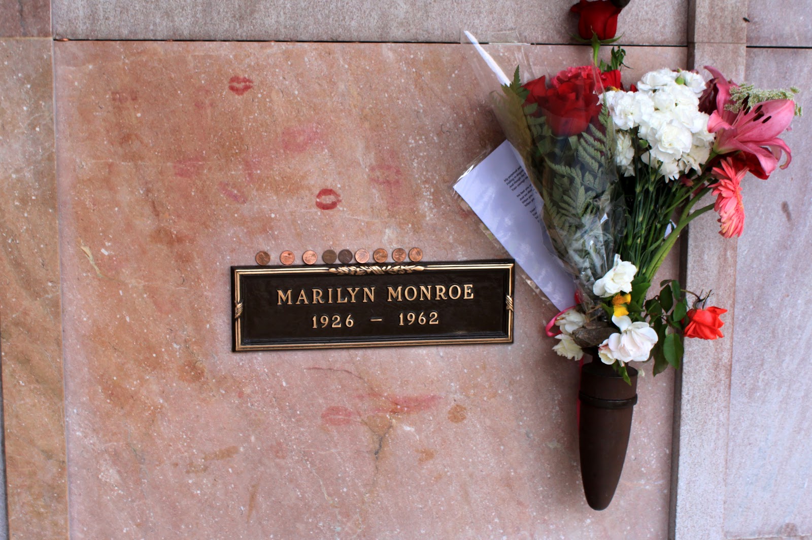 http://4.bp.blogspot.com/_b_u832Cfidk/TJ-gGH7aW_I/AAAAAAAADqI/ZYAjI-SZMdg/s1600/Marilyn_Monroe.jpg