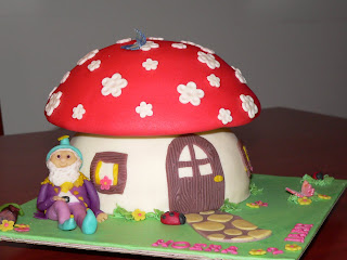 http://4.bp.blogspot.com/_bb75t-lbQMA/SNlJC2odoUI/AAAAAAAAA9Y/OCtViXC3Zjo/s320/Paddenstoel1.JPG
