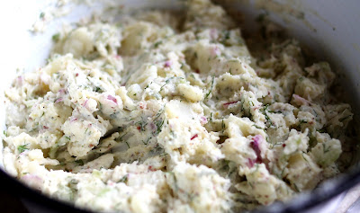 http://4.bp.blogspot.com/_bbz1S42wW4s/TDIeYz88ixI/AAAAAAAAMTo/l6Aa75HJ5nY/s1600/dill+potato+salad.JPG