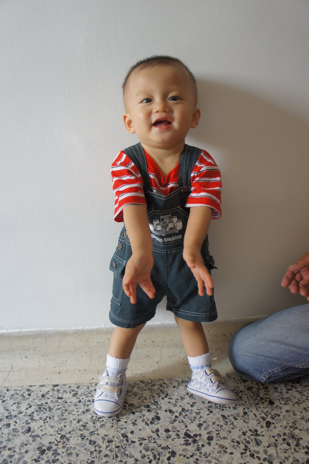 QiyuanQuiddlings 1yearold standing poses