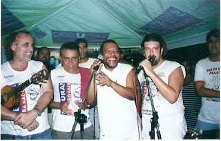 Fernando de Lima, Edmundo Souto, Martinho da Vila e Eduardo Goldenberg, tendo ao fundo, à direita, Gabriel Cavalcante