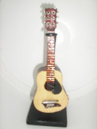 Mini violão