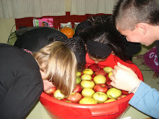 Bobbing apples