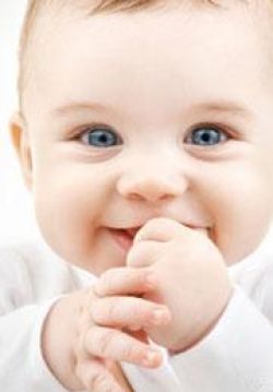 gambar bayi di samping lucu kan jadi teringat teman say