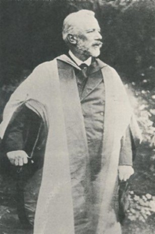 [COMPONISTEN+—+Tsjajkovski+—+1893+Cambridge.jpg]