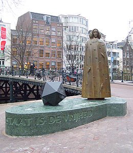 [FILOSOFEN+—+Spinoza+(beeld+Stopera).JPG]