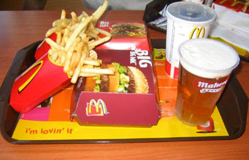 http://4.bp.blogspot.com/_bkFIPLIOGL8/St2w2PbsqgI/AAAAAAAAlxY/Z2MH6lS4-Qs/s400/beer-mcdonalds-5.jpg