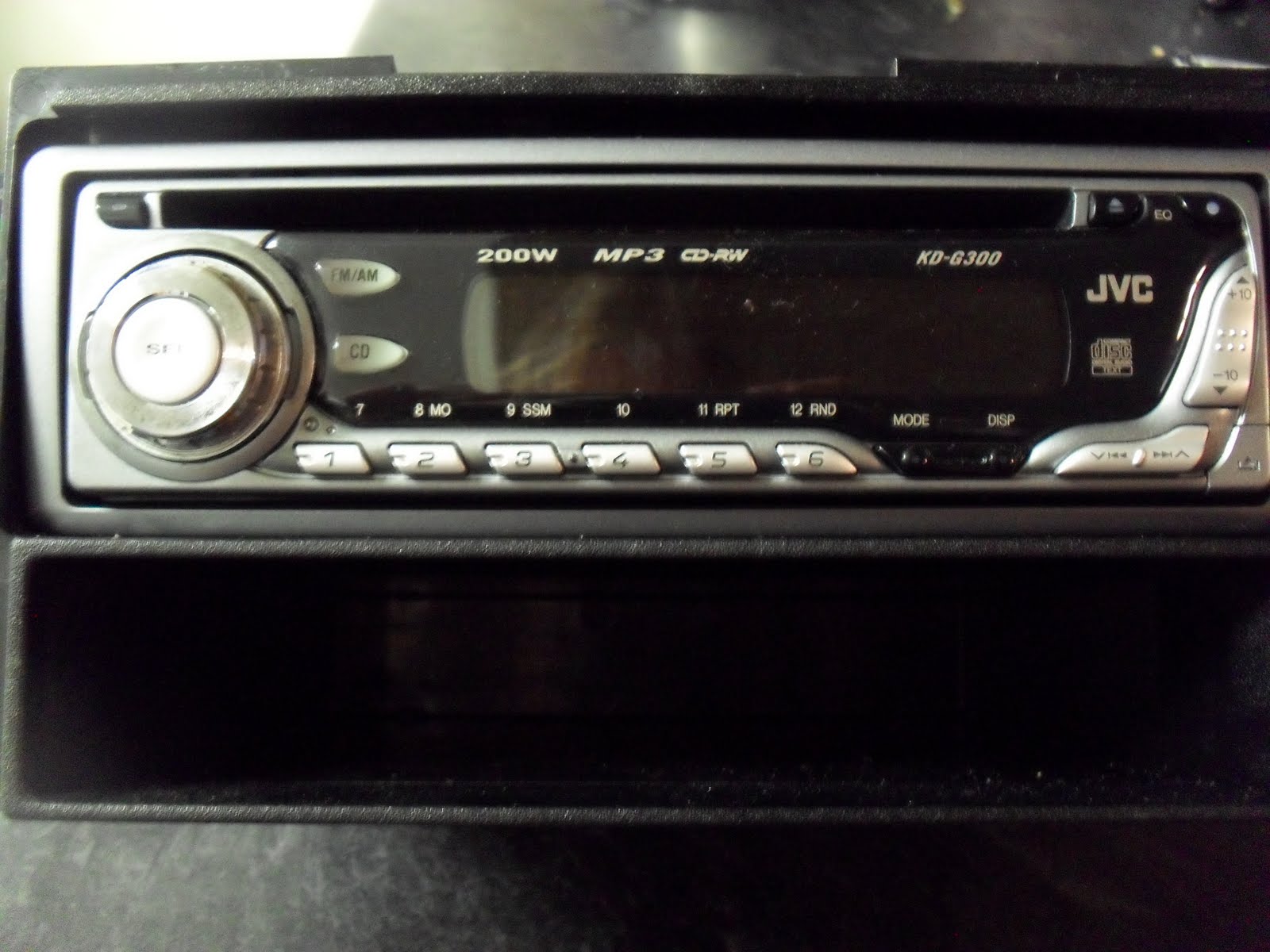 Virtual Garage Sale JVC KDG300 Indash Car Stereo MP3/CD Player