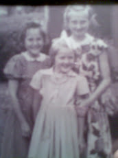 Min søster Grete,min kusine og meg...
