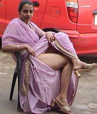 Aunty ready lifting coat saree