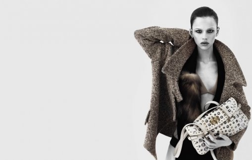 [miu-miu-fall-winter-campaign-by-mert-marcus-04.jpg]