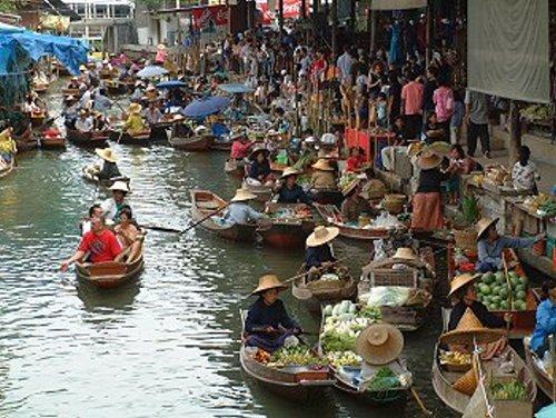    Floating-Market-At-Thailand-007.jpg
