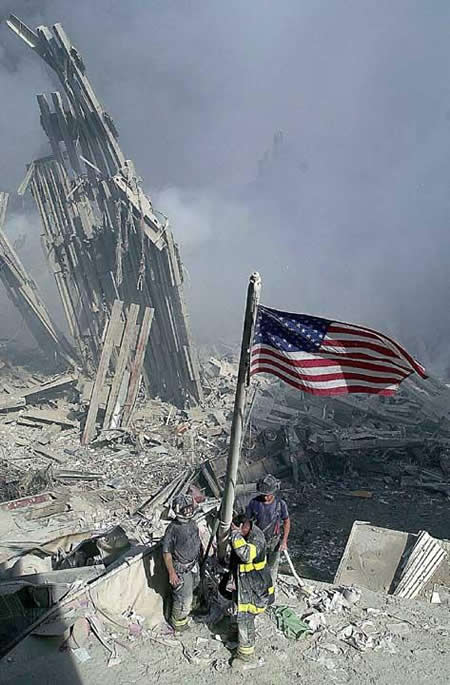 http://4.bp.blogspot.com/_bstXBEDnG9w/TIu9sUEpOgI/AAAAAAAADbI/iH01GCjjjYg/s1600/911-flag.jpg