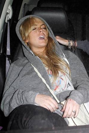 http://4.bp.blogspot.com/_bstXBEDnG9w/TNgjUi7blDI/AAAAAAAAD54/oj2jdy5JuUU/s1600/lohan.jpg