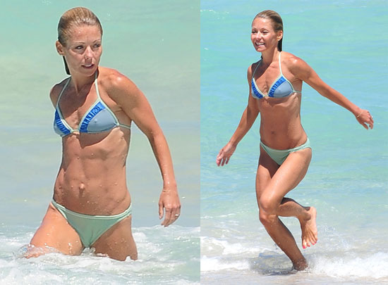 Kelly Ripa Using Crutches (PHOTOS)