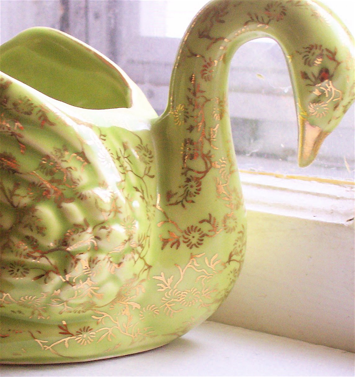 [Thrifted+Swan.JPG]