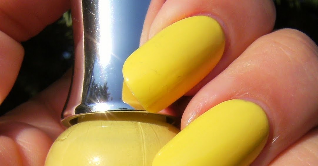 Deez Nailz ♥ Xtreme Wear 'Mellow Yellow' ♥
